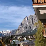 酒店 Serena Cortina 科尔蒂纳丹佩佐