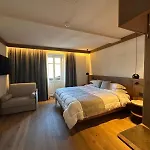 Serena Cortina Hotel 3*