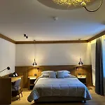 Serena Cortina Hotel