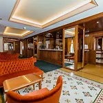 Serena Cortina Hotel