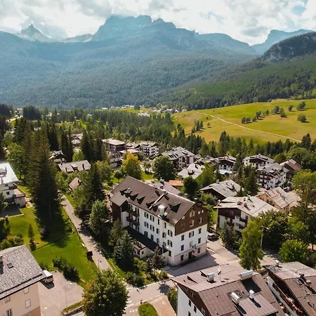 Serena Cortina Hotel