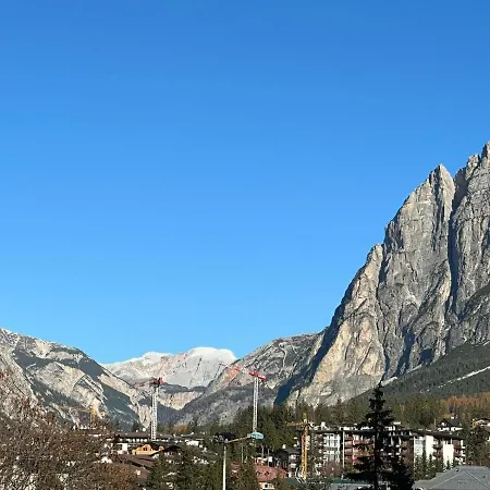 Serena Cortina Hotel 3*