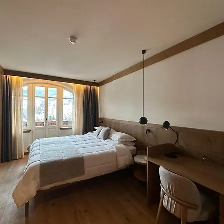 Serena Cortina Hotel 3*