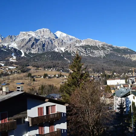 Serena Cortina Hotel 3*