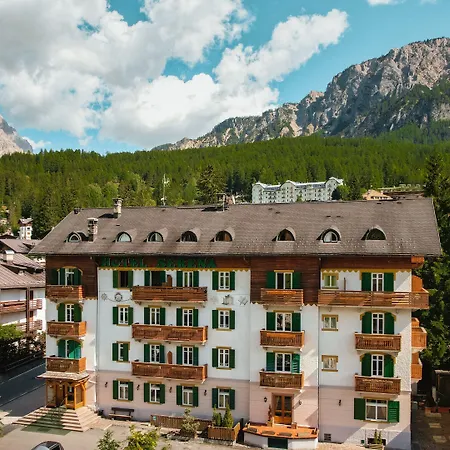 Serena Cortina Hotel Cortina dʼAmpezzo