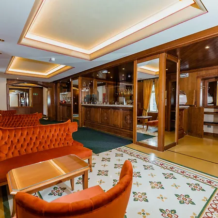 Serena Cortina Hotel