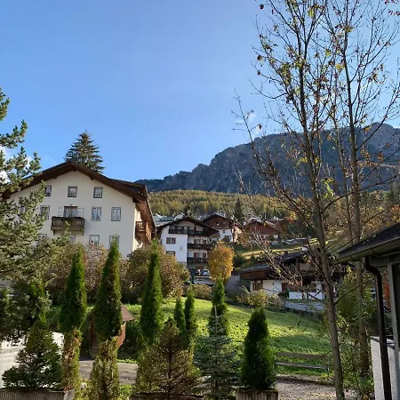 فندق Serena Cortina 3*