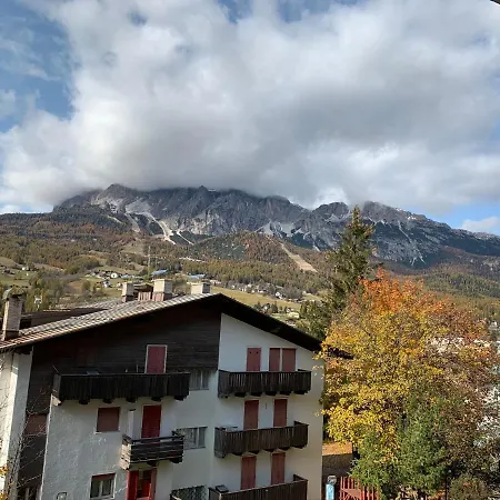 מלון Serena Cortina