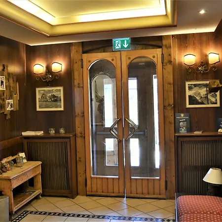 Serena Cortina Hotell