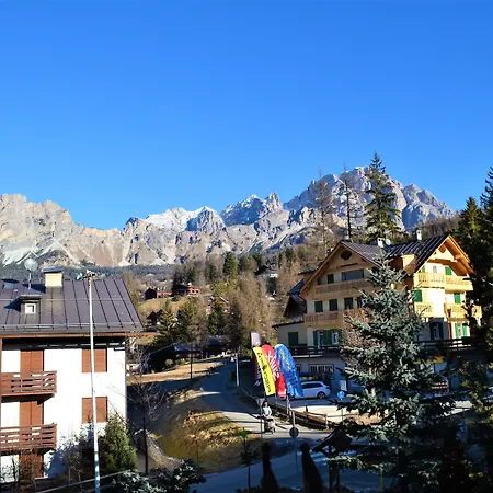 Serena Cortina فندق كورتينا دامبيتزو