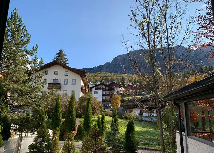 Hotell Serena Cortina 3*