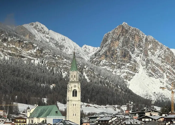 Hotell Serena Cortina 3*