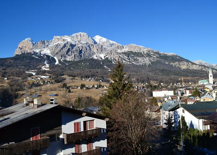 Serena Cortina Hotell 3*